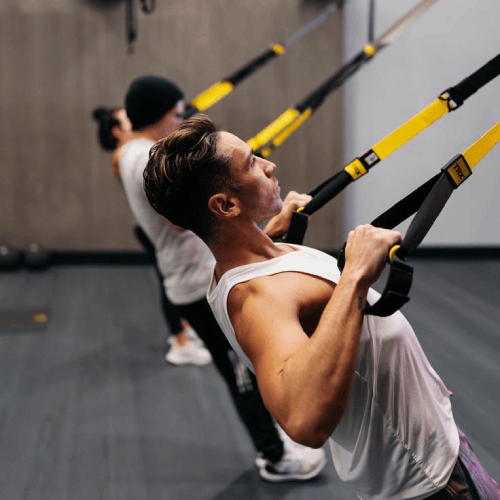 درمان کمردرد و گردن‌درد در خانه با بند TRX (بدون دستگاه سنگین)